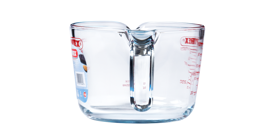 Glass measuring jug