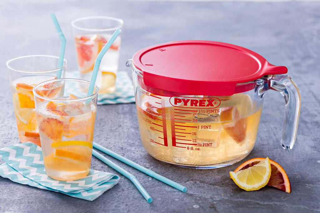 Glass measuring jug with lid 1L